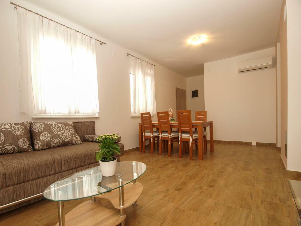 4 Stars Apartments-Pikula ฟาชานา ภายนอก รูปภาพ
