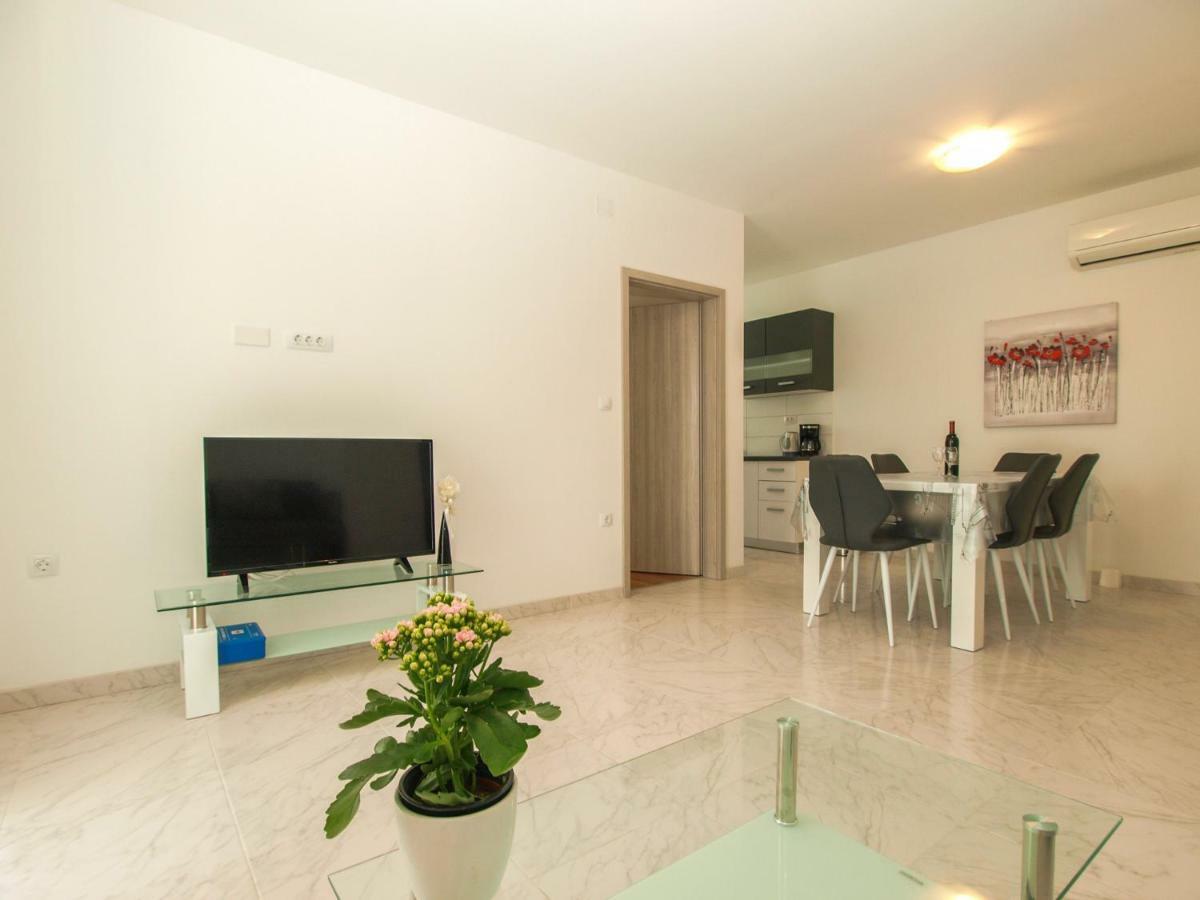 4 Stars Apartments-Pikula ฟาชานา ภายนอก รูปภาพ