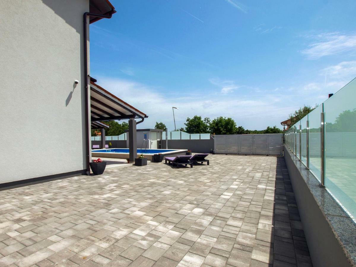 4 Stars Apartments-Pikula ฟาชานา ภายนอก รูปภาพ