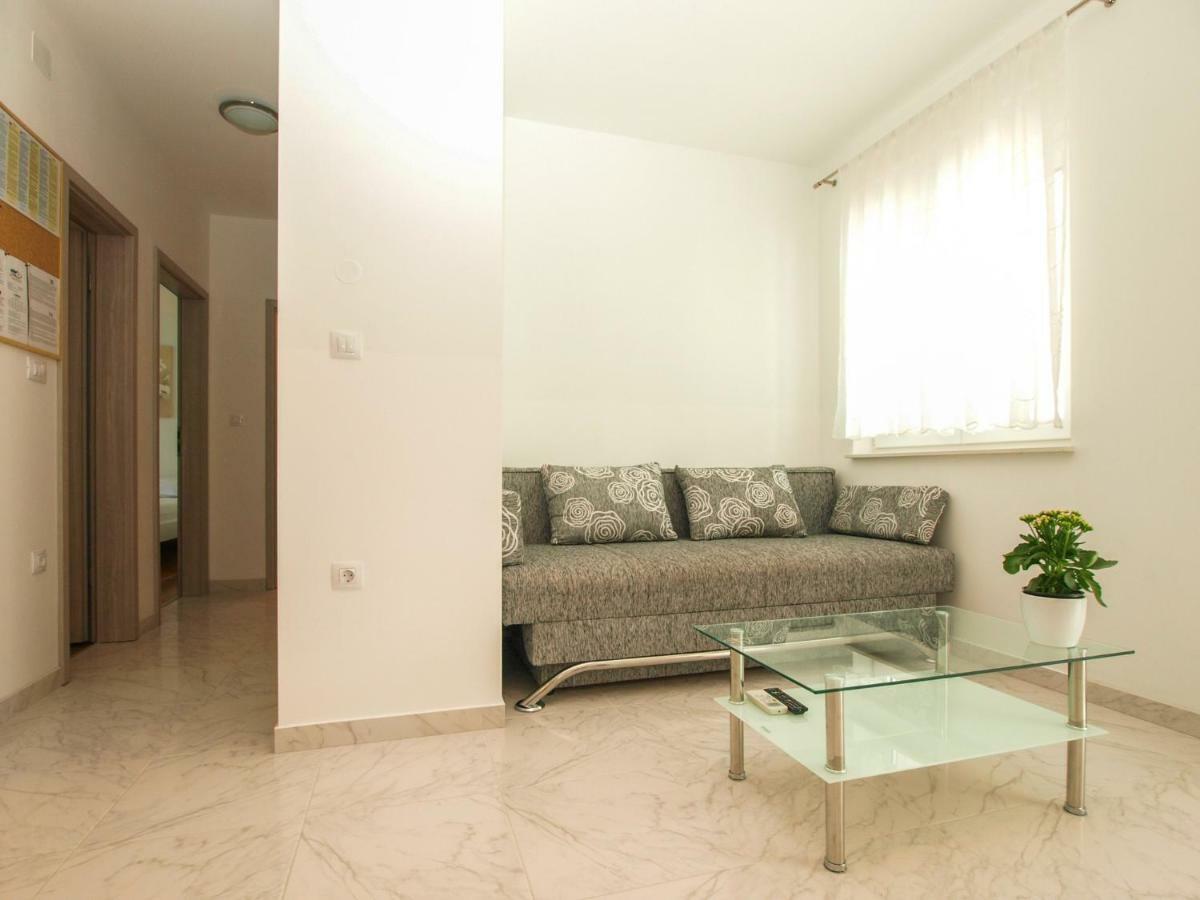 4 Stars Apartments-Pikula ฟาชานา ภายนอก รูปภาพ